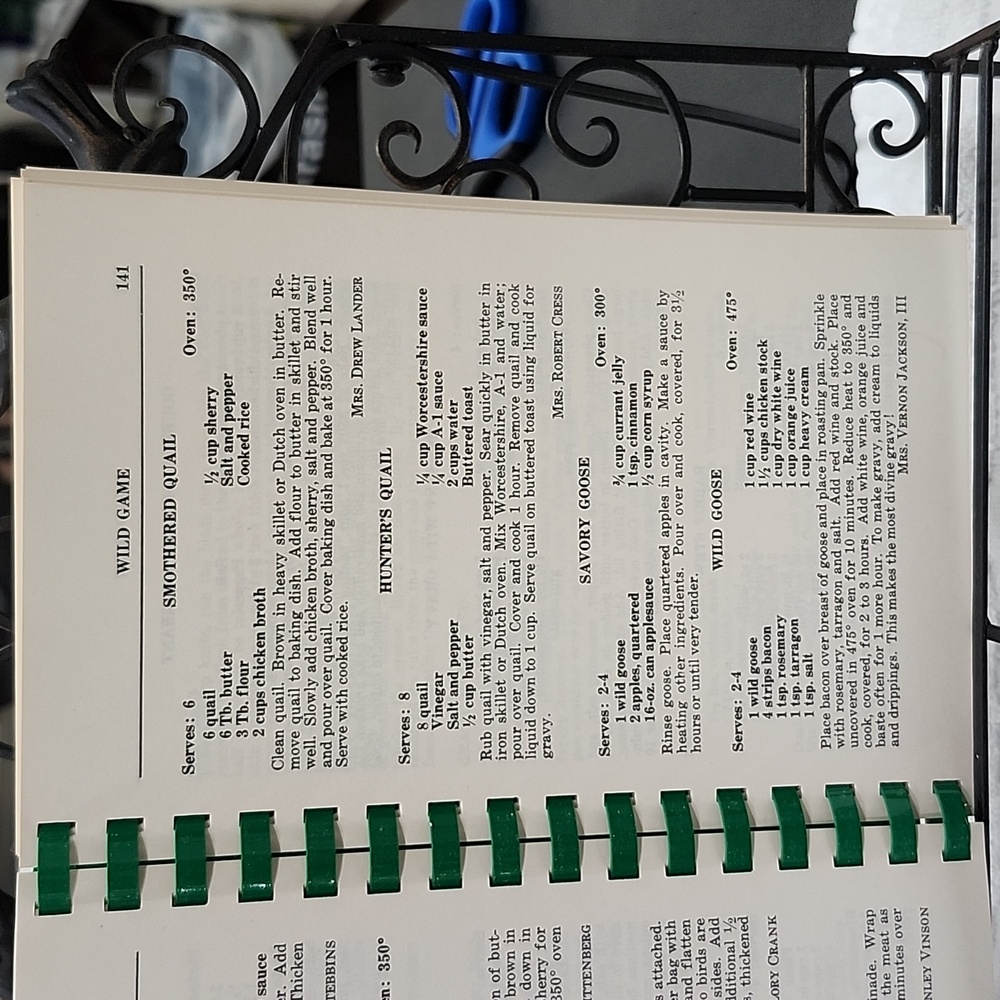 VINTAGE 1972 'LITTLE ROCK COOKS' COOKBOOK - Picture 4 of 8